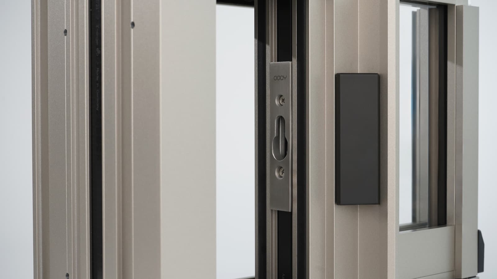 System 160 interlock profile detail