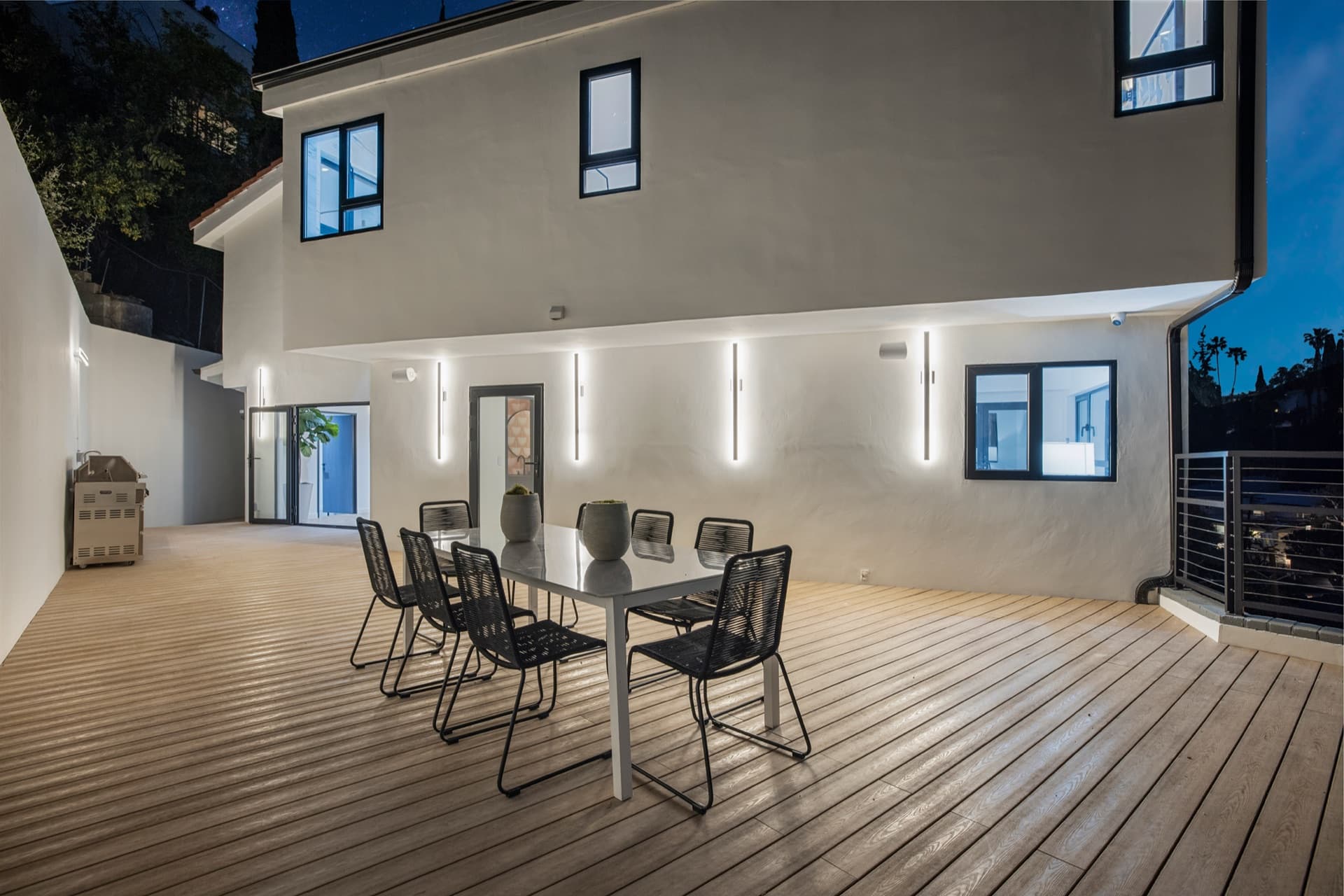 Floor-to-ceiling Orluti glazing on the Claremont residence, Los Angeles